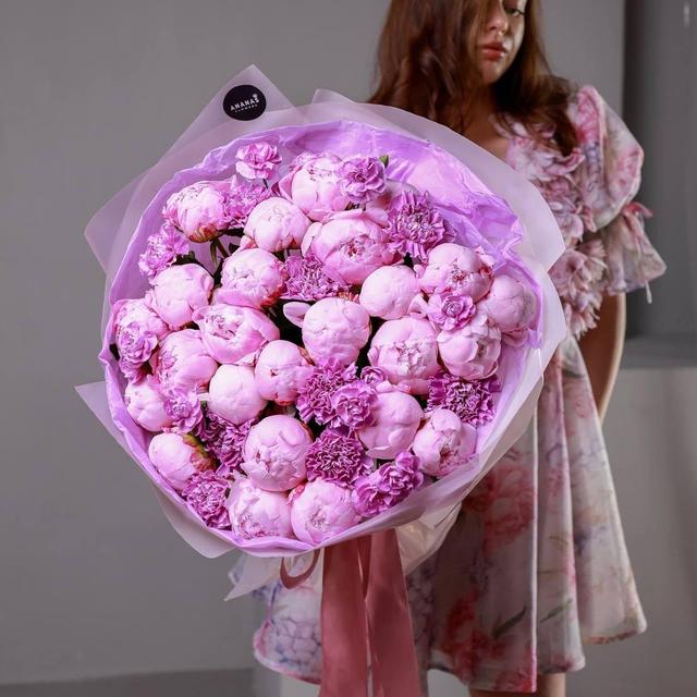 Дуобукет из пионов и диантусов (в трех размерах)