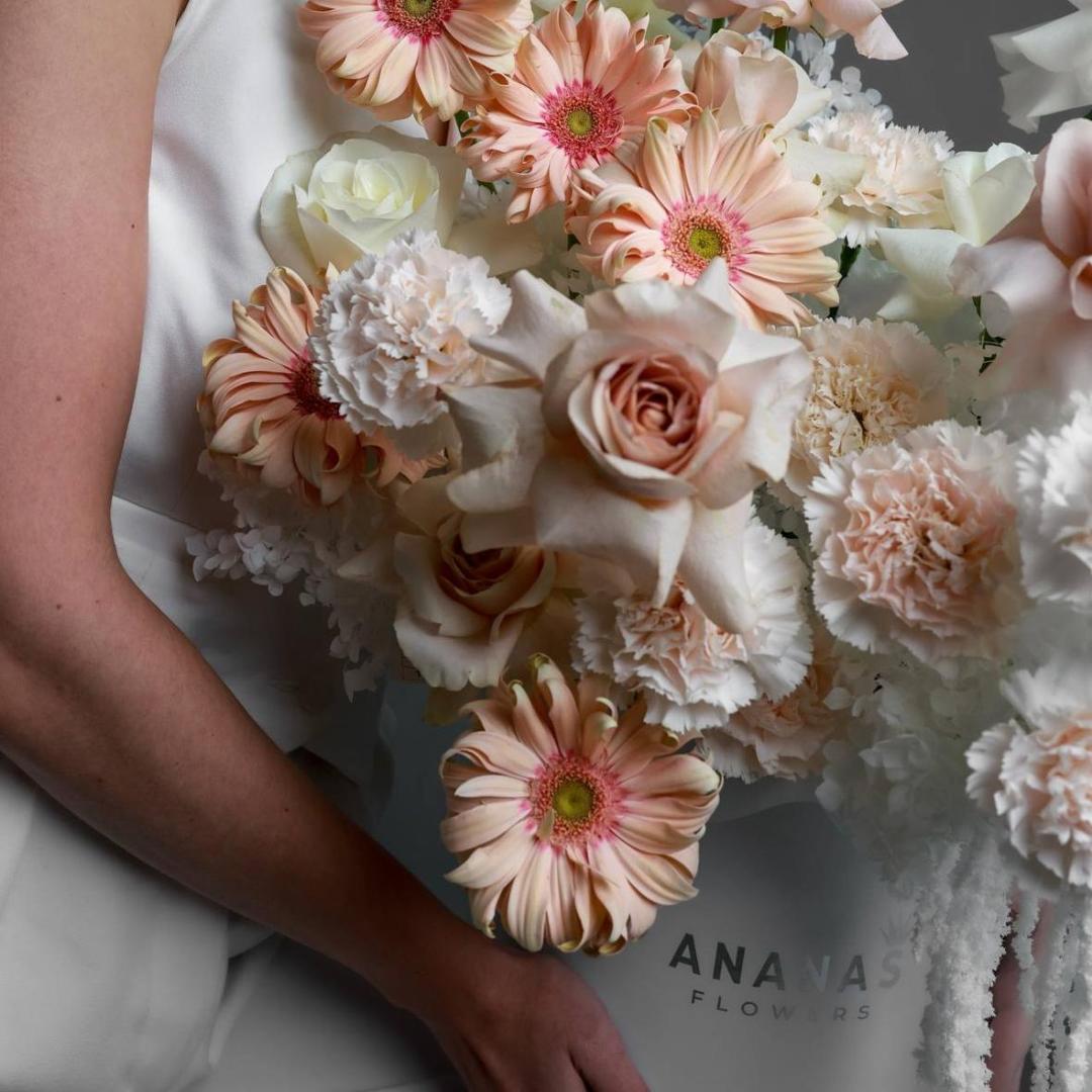 Композиция в коробке Персиковый коктейль