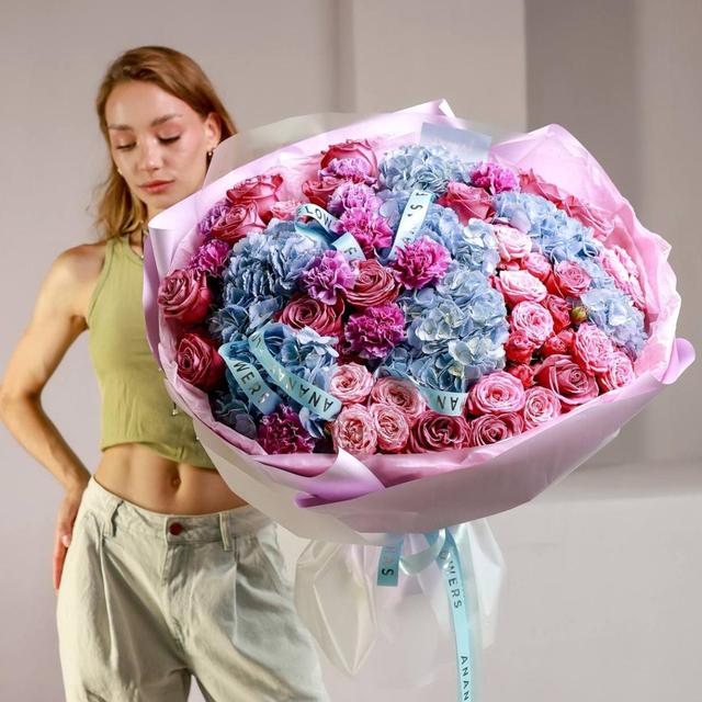 Авторский круглый букет Космос (в двух размерах)