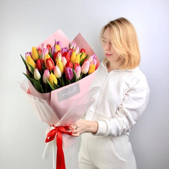 Букет из 51 тюльпана микс в упаковке