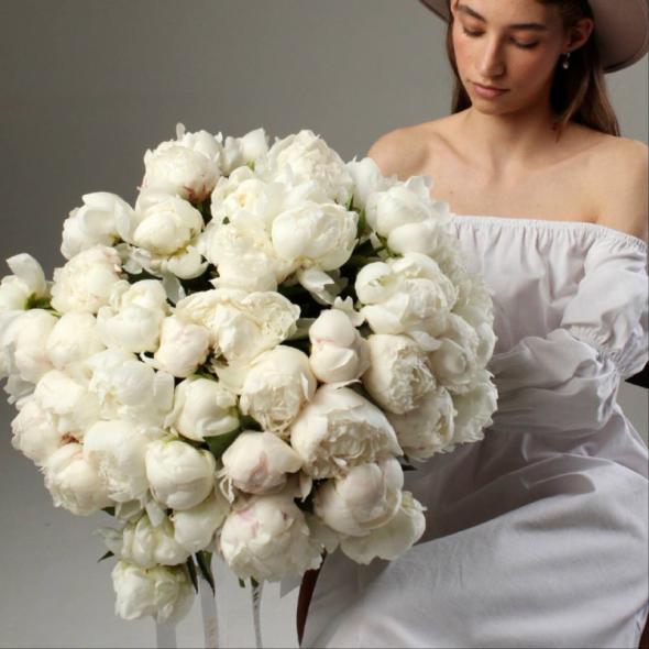 Пион белый (цена за 1 шт)