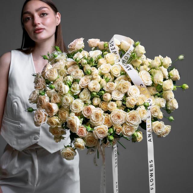 Роза кустовая пионовидная