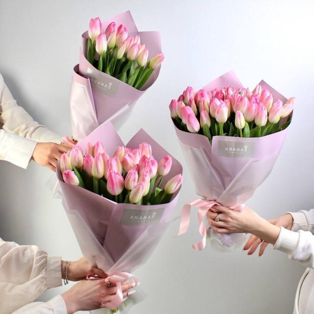 Букет из нежных тюльпанов (в трёх размерах) Букет из нежных тюльпанов (в трёх размерах)