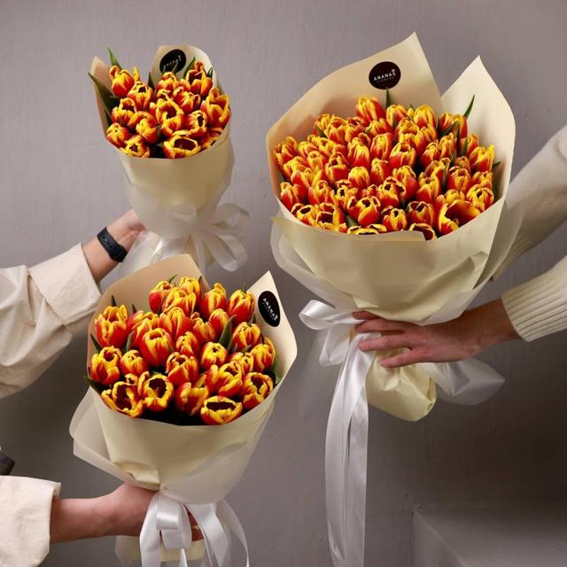 Букет из оранжевых тюльпанов (в трех размерах) Букет из оранжевых тюльпанов (в трех размерах)
