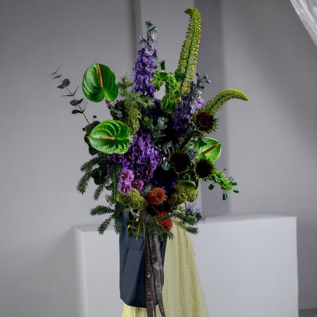 Авторский букет с антуриумами (мужское счастье)