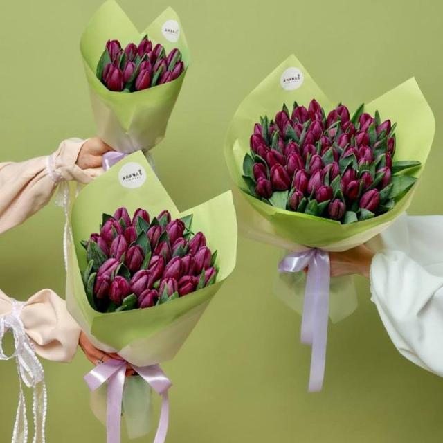 Букет из фиолетовых тюльпанов (в трех размерах) Букет из фиолетовых тюльпанов (в трех размерах)