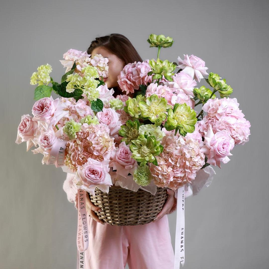 Композиция в корзине Розовый замок