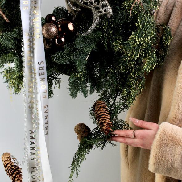 Венок с шишками